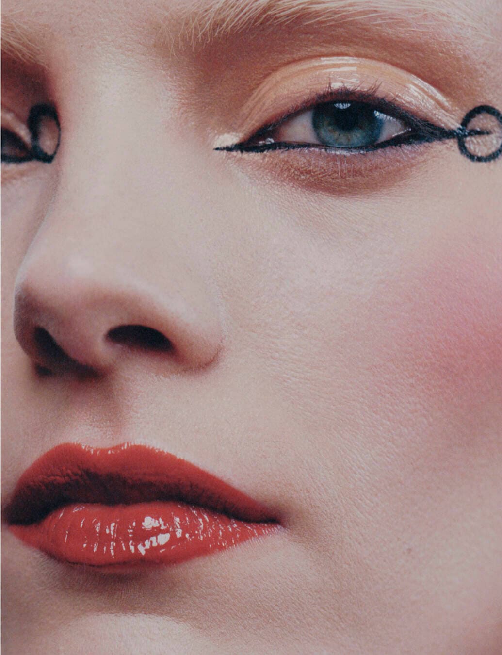 DIOR BEAUTY: THE SHINING - 10 Magazine